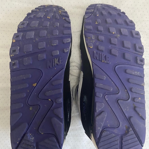 Looking to sell fast - Nike Air Max 90 Purple - Picture 4 of 6